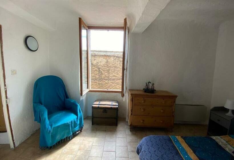 Charmante Petite Maison De Village Au Centre