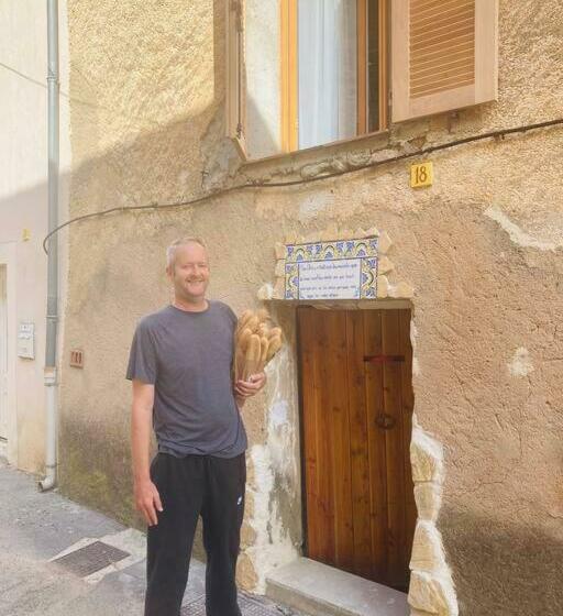 Charmante Petite Maison De Village Au Centre