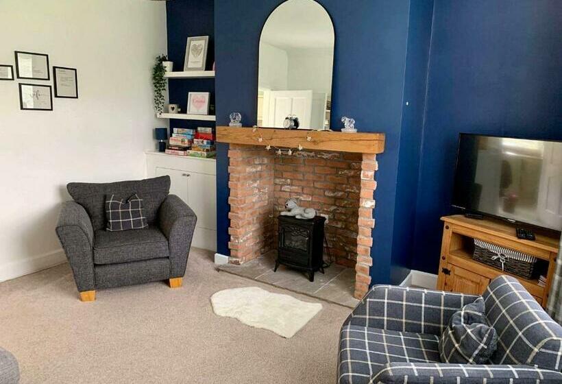 Derwent Dale View, Consett   3 Bed House, Sleeps 6