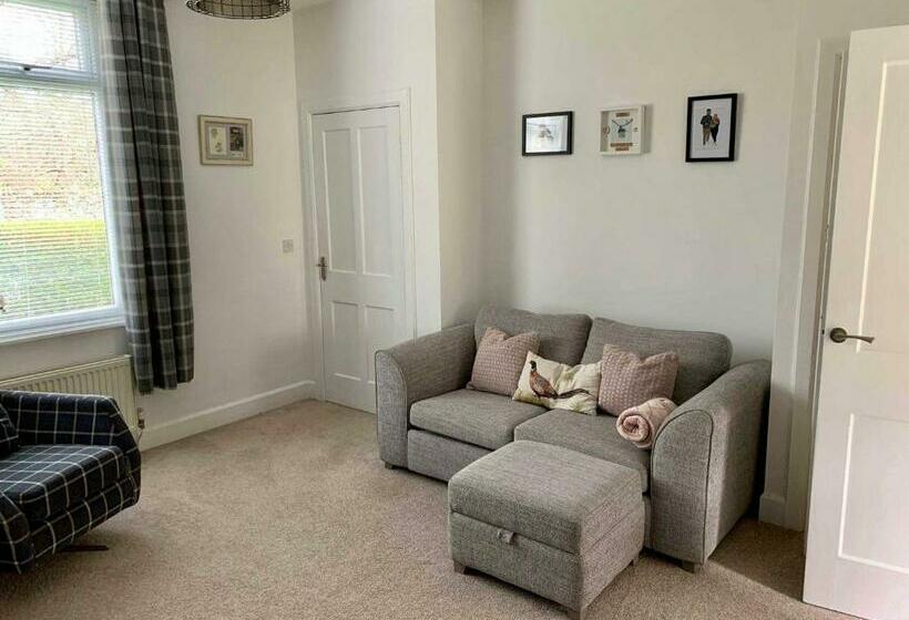 Derwent Dale View, Consett   3 Bed House, Sleeps 6