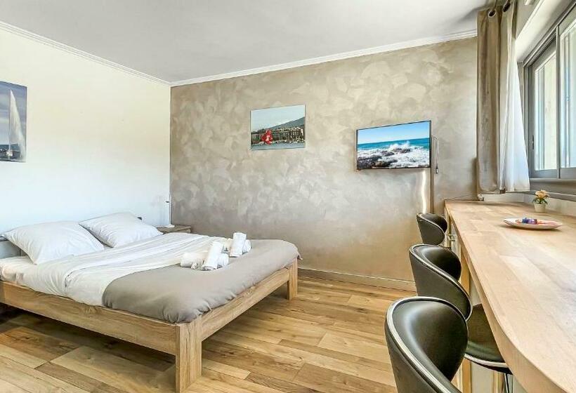 Homey Calvin   New / Free Parking / Proche Tram