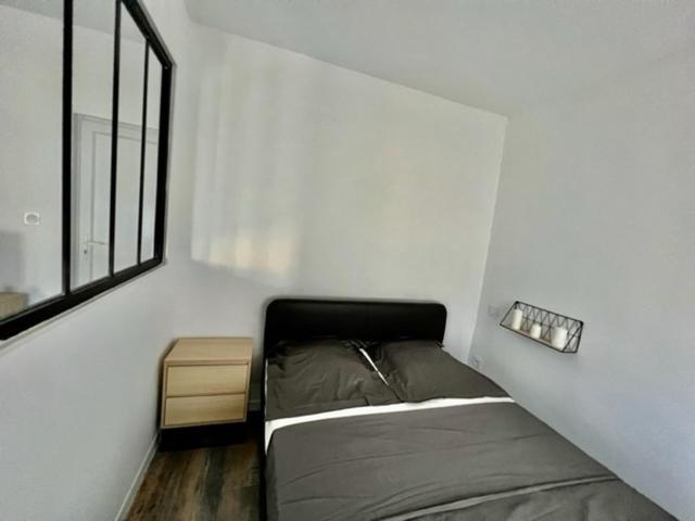 L Industriel Parking 80m Des Arènes