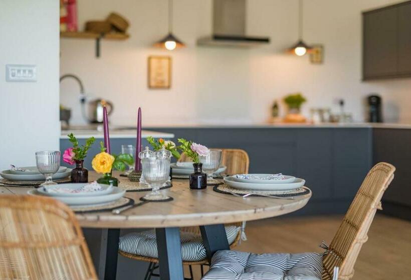 Lacton Manor Barns By Bloom Stays