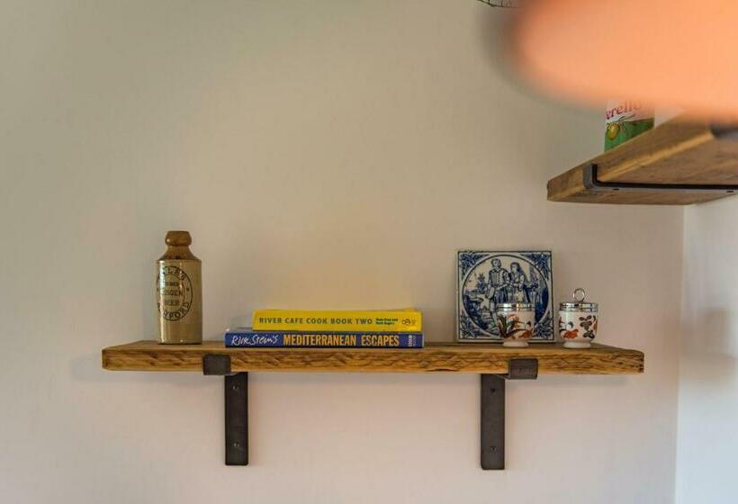 Lacton Manor Barns By Bloom Stays