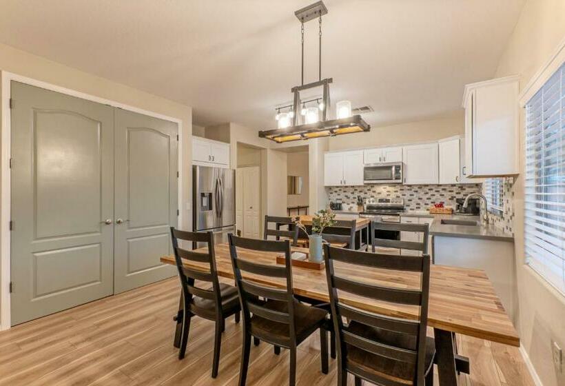 New Owners Special Beautiful Home In Surprise