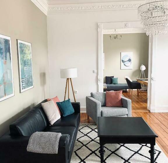 Stylische Altbauwohnung In Hafennähe
