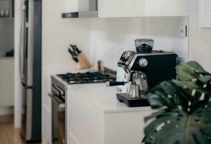 The Bay House At Bateau Bay