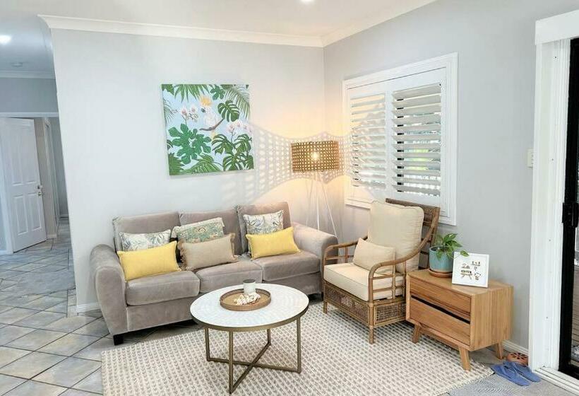 Ally’s Umina Oasis, Pet Friendly Spa Coastal Oasis