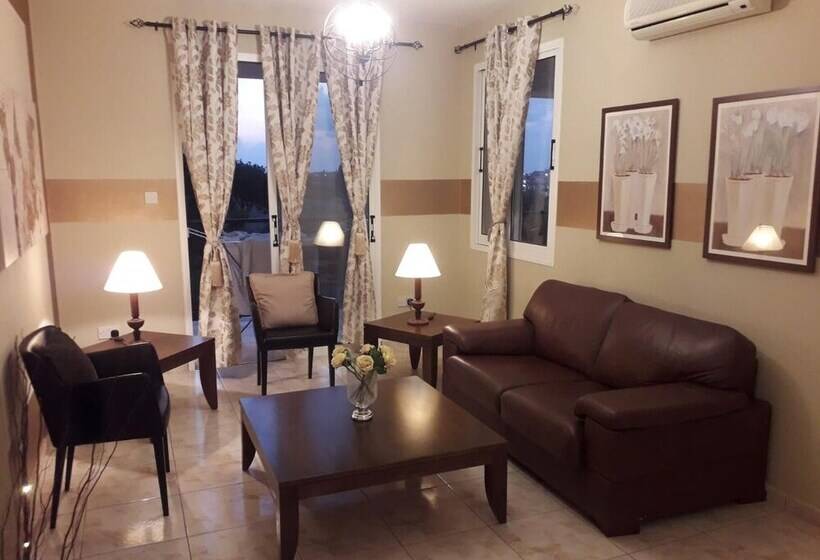 Beautiful Apartment With Pool In Paphos, Cyprus