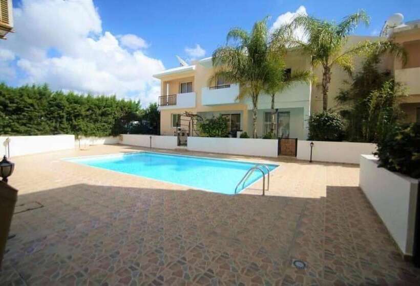 Beautiful Apartment With Pool In Paphos, Cyprus
