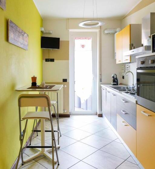 Blue Lake Arona   Cozy Apartment In City Center