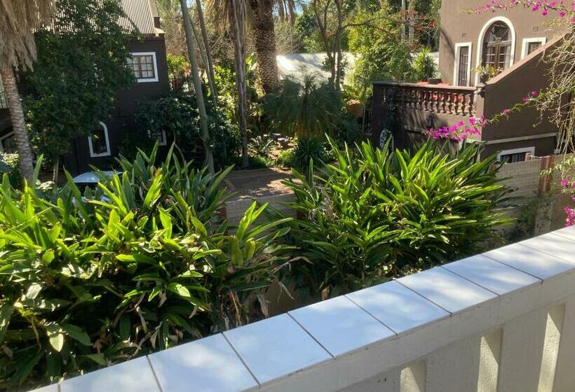 Budler Stay, 3 Bedroom, Self Catering Apartment