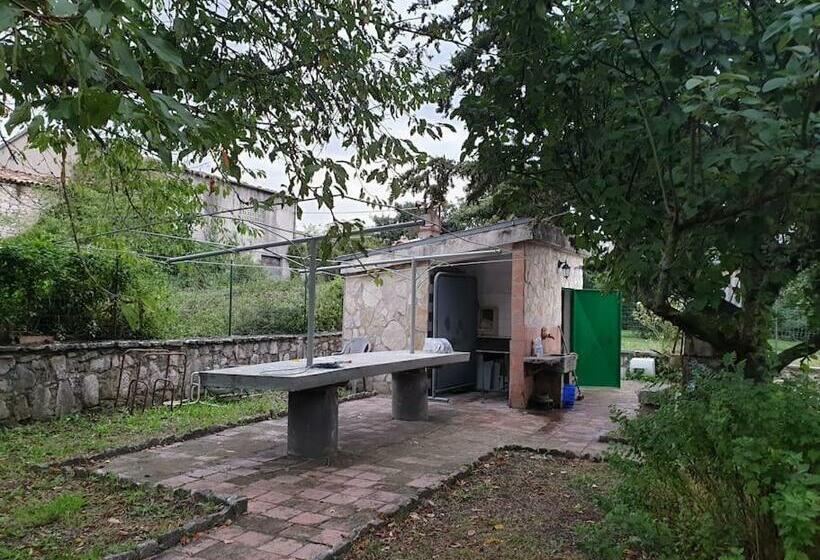 Casa Rustica In Pietra Con Camino E Ampio Giardino