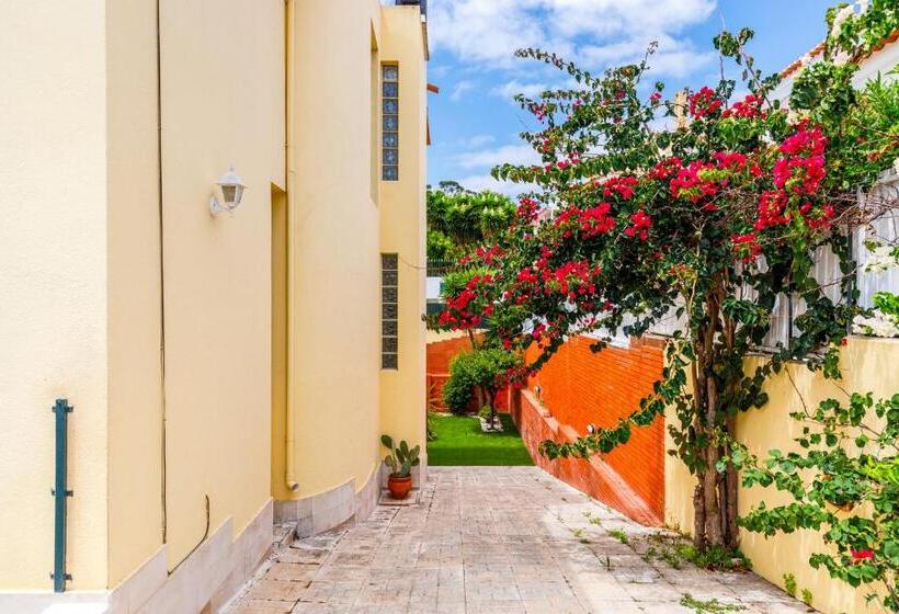 Jacuzzi, Garden, Pool & Barbecue Beach House, 15mn From Lisbon Center