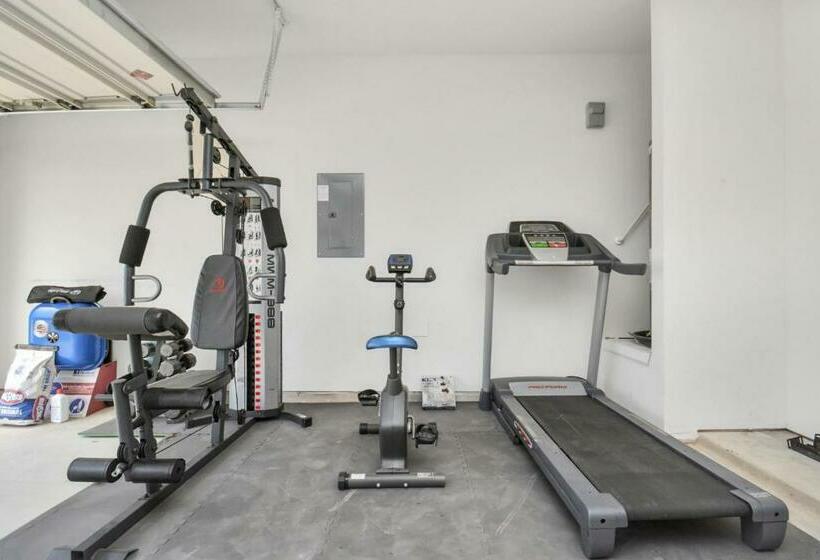 Charming 4 Bedrooms Brookshire/katy With Gym