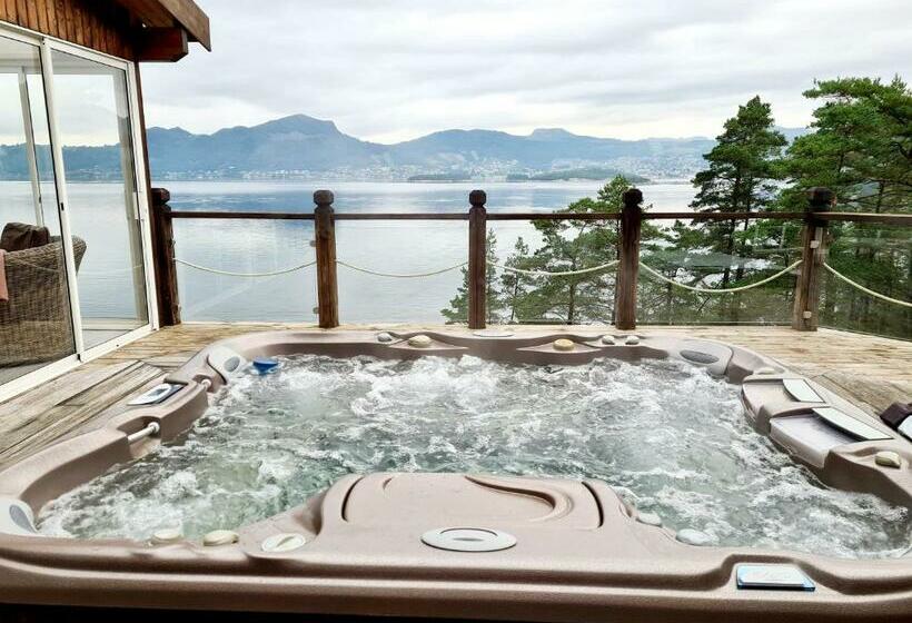 Hygge Paradise   14 Min Away From The Pulpit Rock
