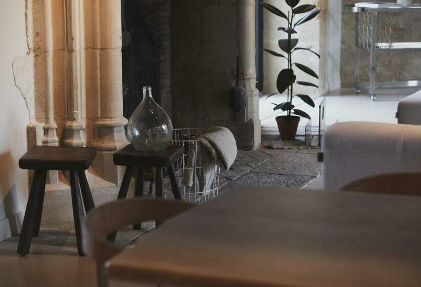 Le Clos Des Ursulines // Maison Seigneuriale Du Xvie Siècle