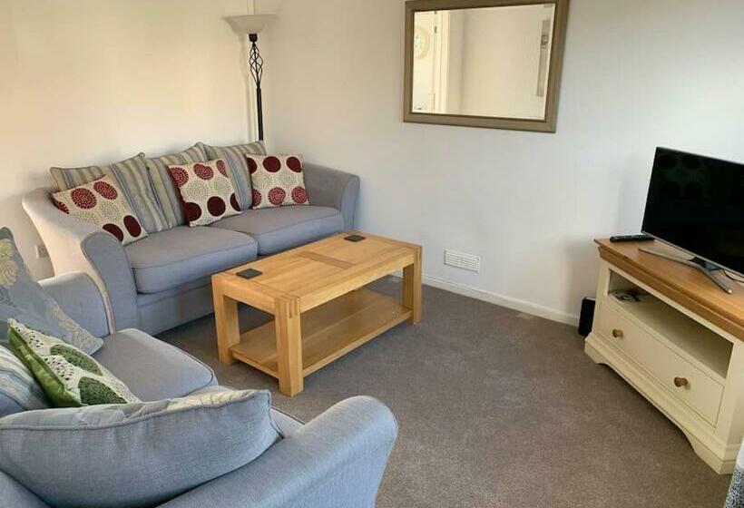 Modern & Light With Sea Views & Parking, Swansea