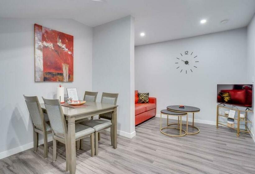 Modern & Private 1 Bedroom Apartment