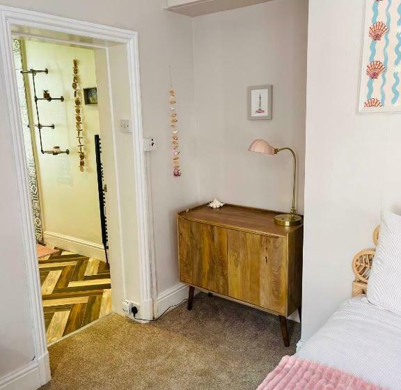 Seaside Seashell Suite