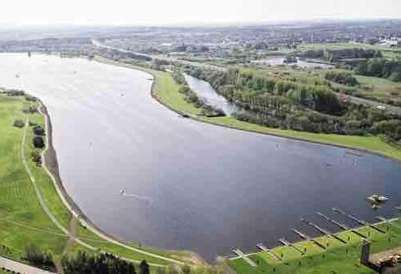 Stunning Luxury Apartment Near Motherwell