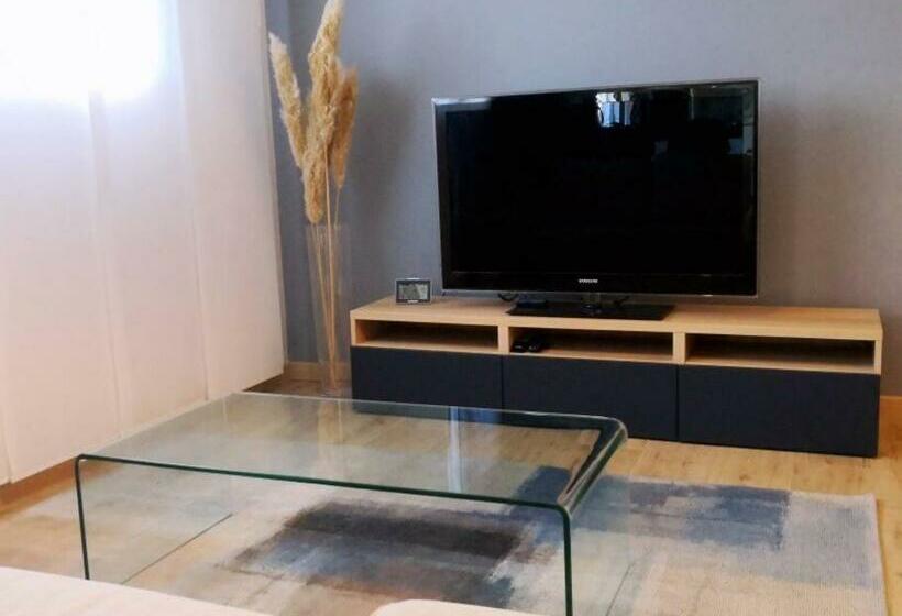 Superbe Cosy T1 Bis Studio 40m2 Indépendant En Maison Avec Parking Gratuit