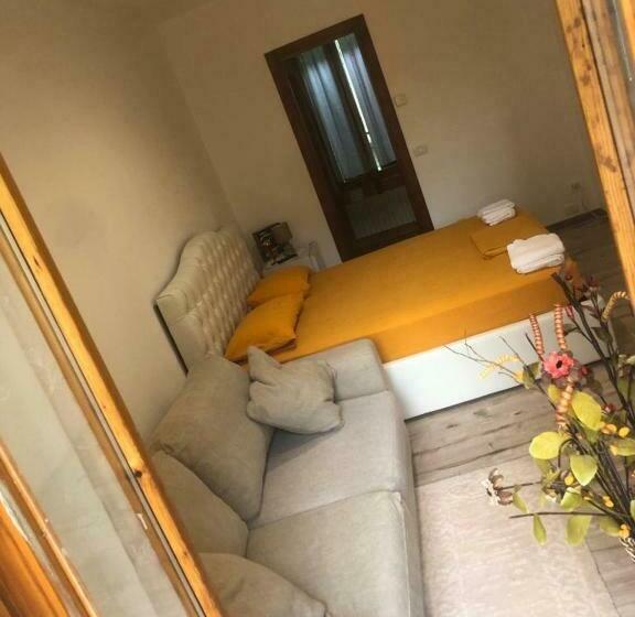 Supercentral One Room Flat, 16 Min To Bergamo Airport