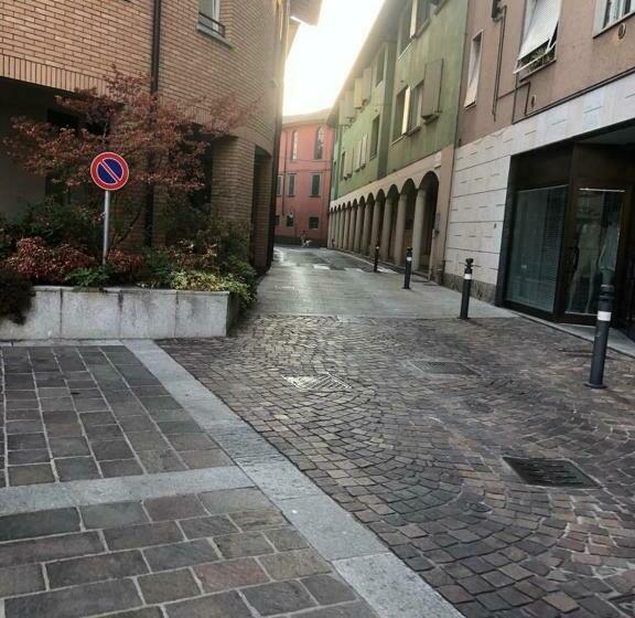 Supercentral One Room Flat, 16 Min To Bergamo Airport