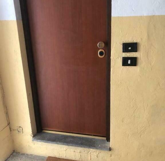 Supercentral One Room Flat, 16 Min To Bergamo Airport