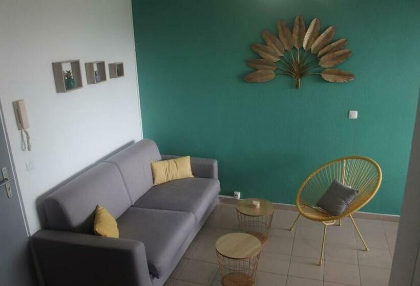 Ti Kaz  Paradis   Accès Privé à La Plage Du Bourg