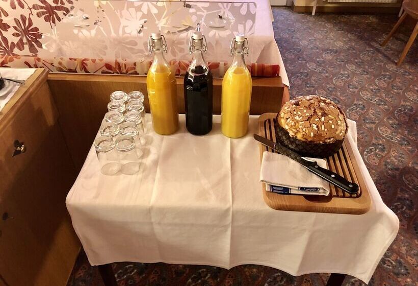 مبيت وإفطار Garni Brigitte