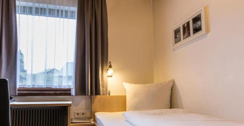 مبيت وإفطار Gästehaus Pension Barbara