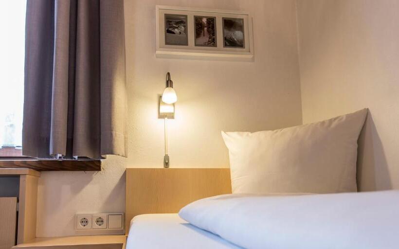 مبيت وإفطار Gästehaus Pension Barbara