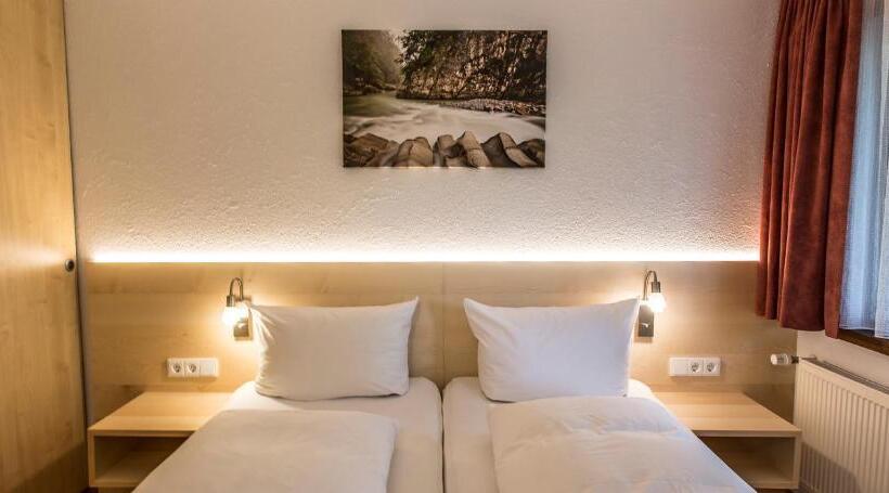 مبيت وإفطار Gästehaus Pension Barbara