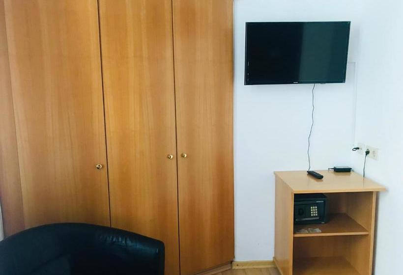 تختخواب و صبحانه Pension Astra