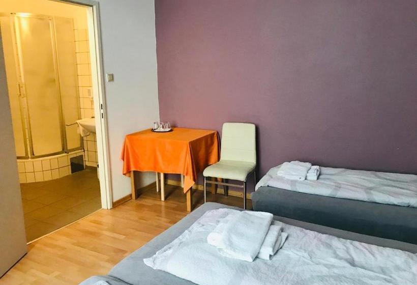 تختخواب و صبحانه Pension Astra