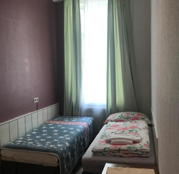 تختخواب و صبحانه Pension Astra