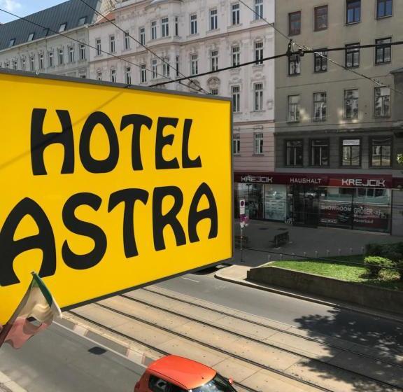 تختخواب و صبحانه Pension Astra