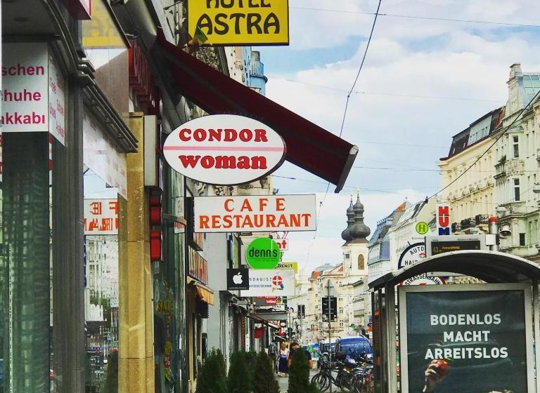 تختخواب و صبحانه Pension Astra