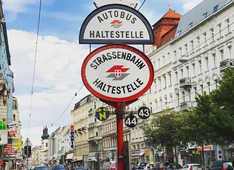 تختخواب و صبحانه Pension Astra