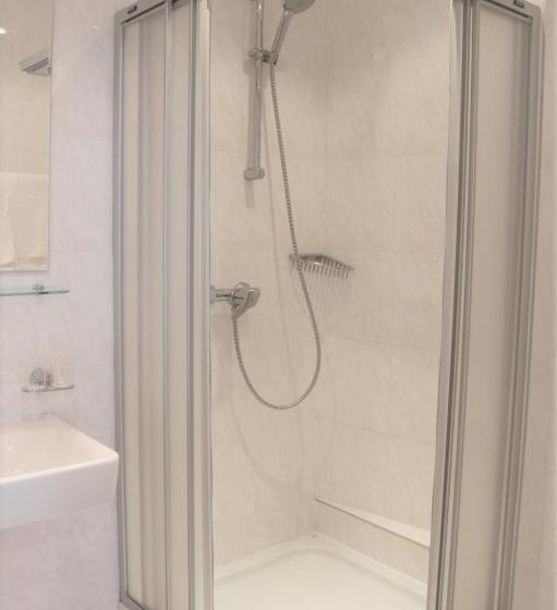 تختخواب و صبحانه Pension Reimer