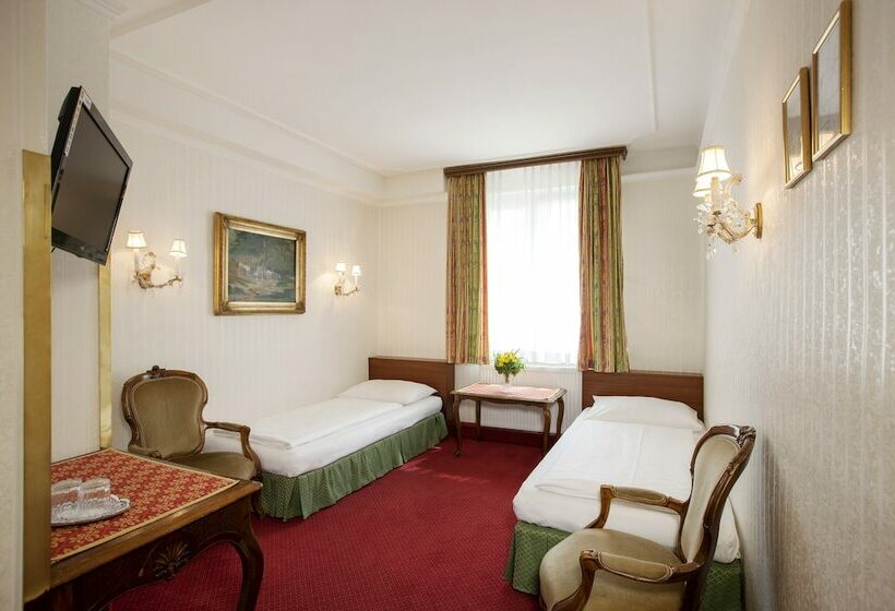 تختخواب و صبحانه Pension Suzanne