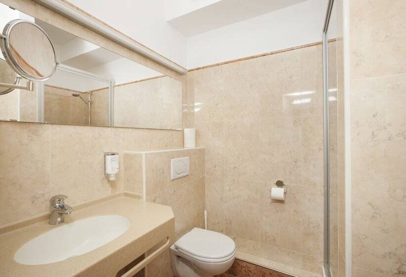 تختخواب و صبحانه Pension Suzanne