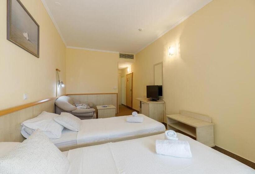 Family Hotel Adria   All Inclusive