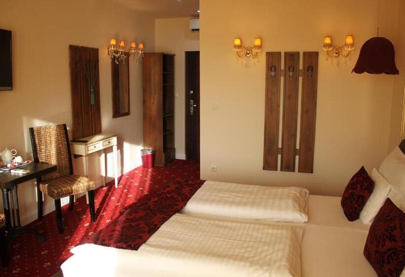 Отель Al Faro Lodge Am See