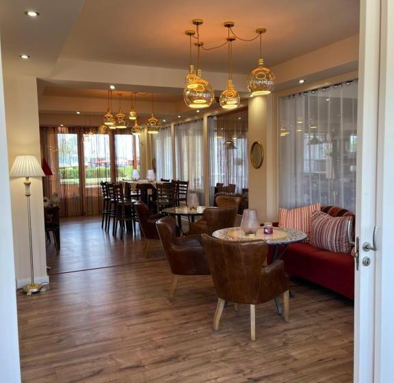 Отель Al Faro Lodge Am See