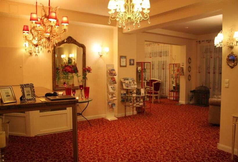 Отель Al Faro Lodge Am See