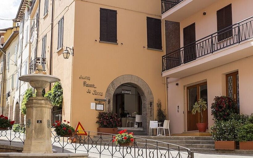 ホテル Albergo La Rocca