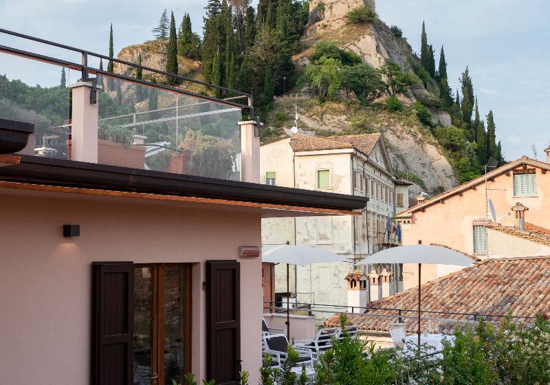 هتل Albergo La Rocca