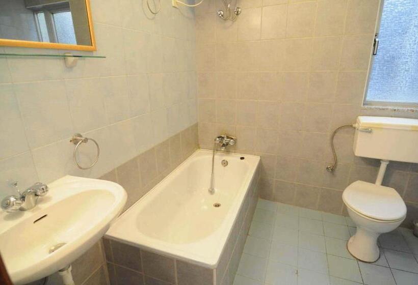 هتل Alborada Apart